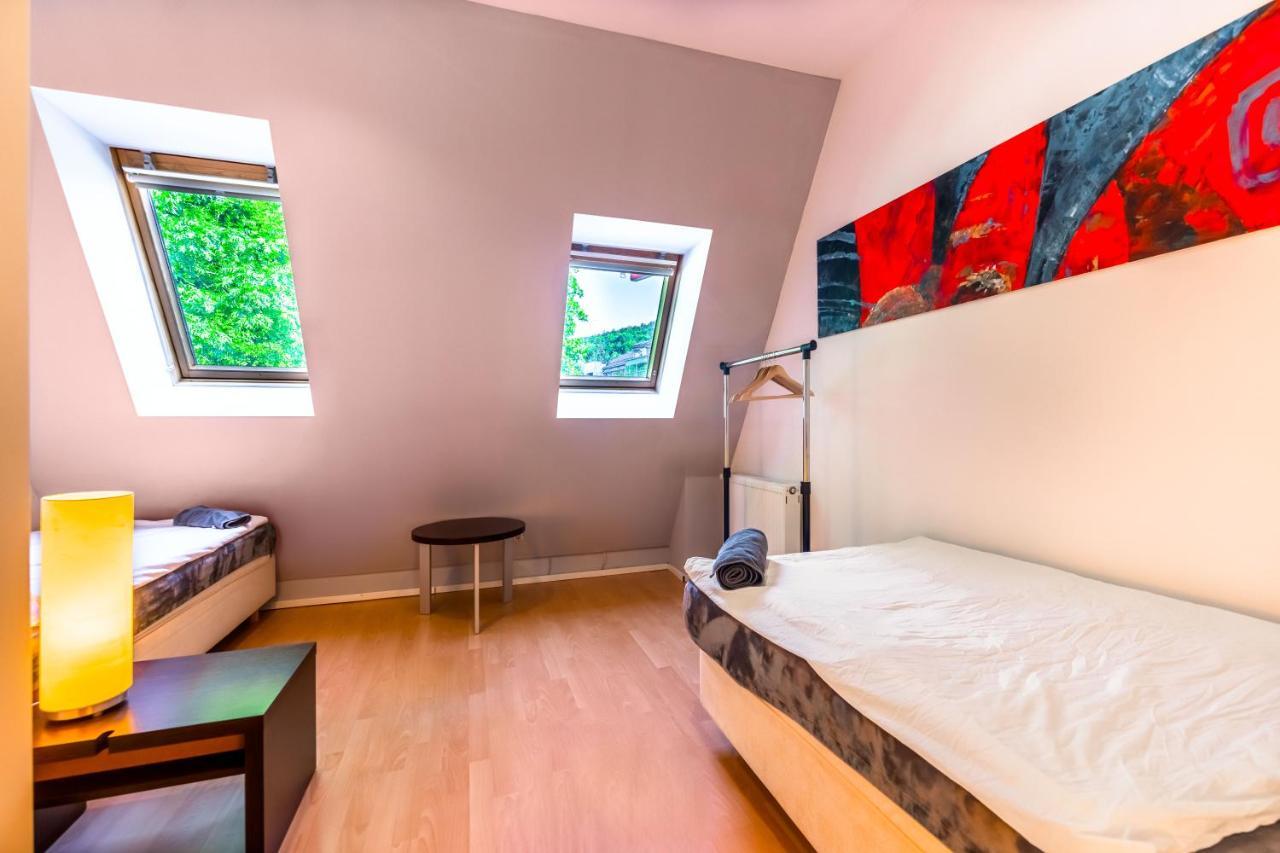 Lovely 4-Bedroom Flat In Historical Center With Stunning View Trenčín Kültér fotó